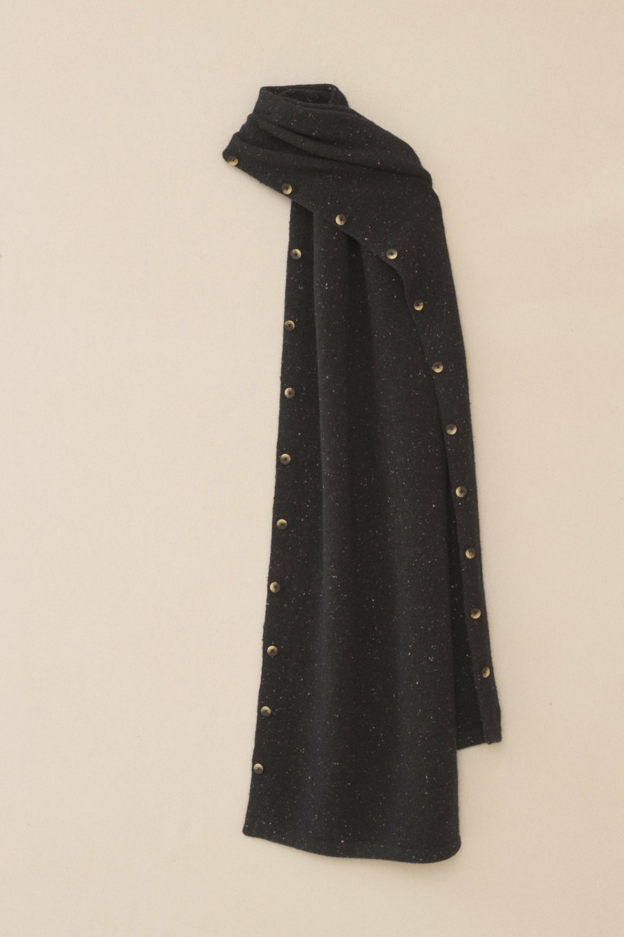 ACCESSORY LAUREN MANOOGIAN | Button Stole